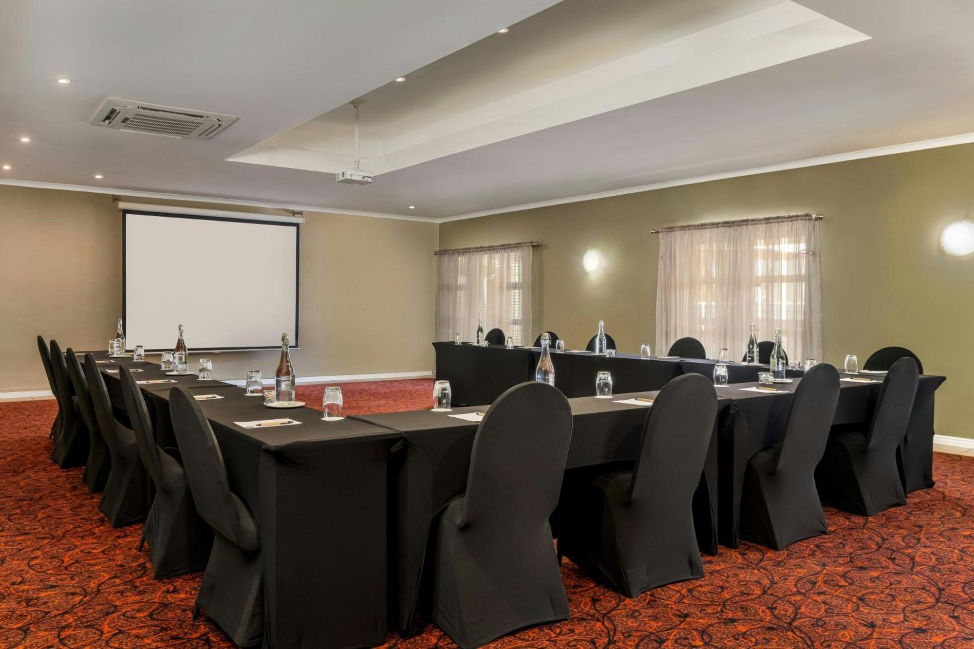 Protea Hotel By Marriott Nelspruit Mbombela Extérieur photo