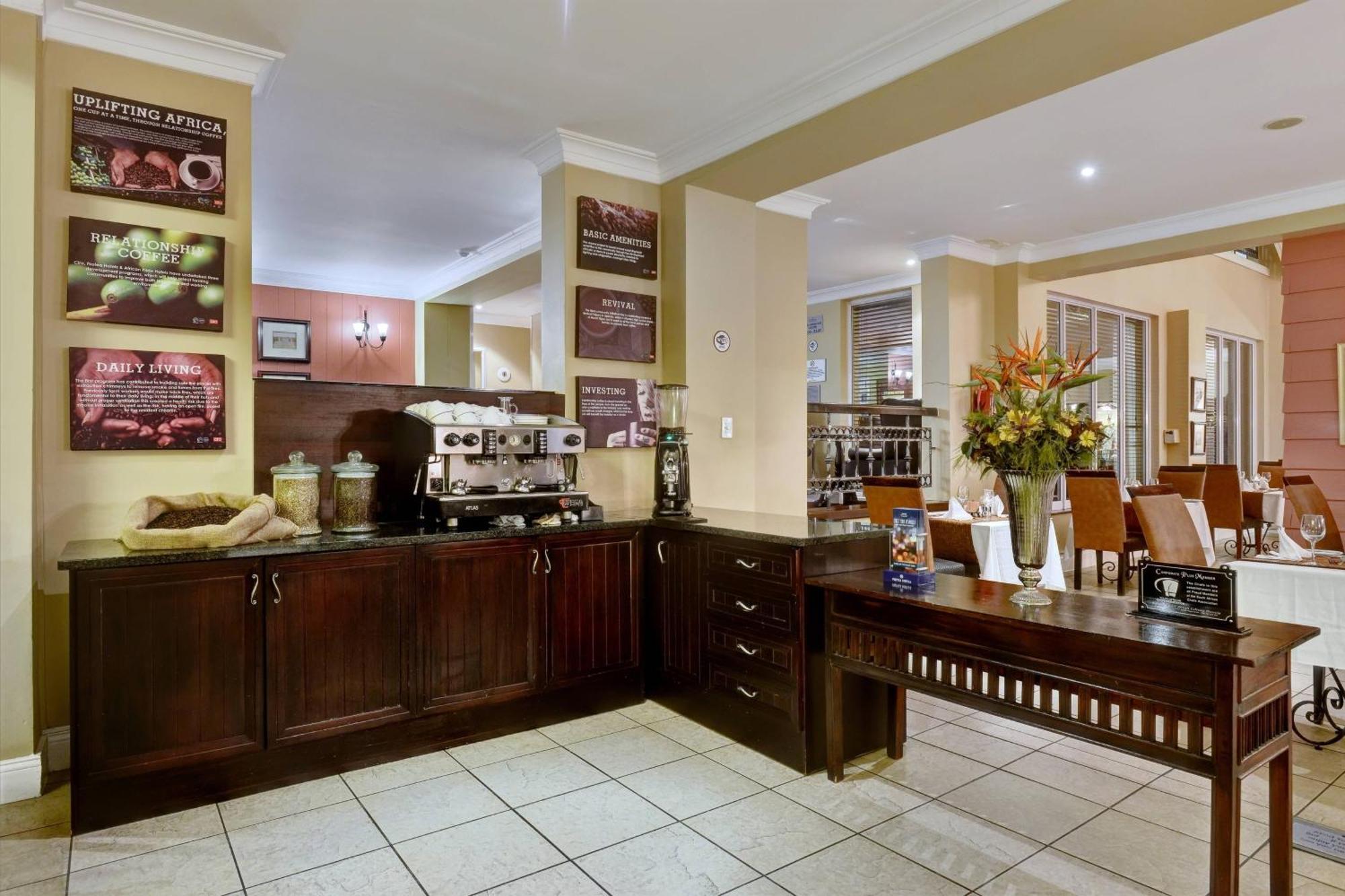 Protea Hotel By Marriott Nelspruit Mbombela Extérieur photo
