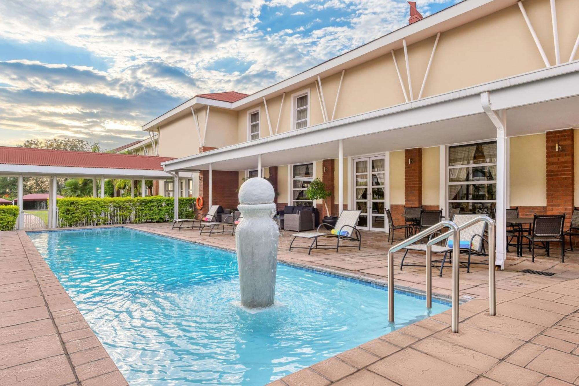 Protea Hotel By Marriott Nelspruit Mbombela Extérieur photo